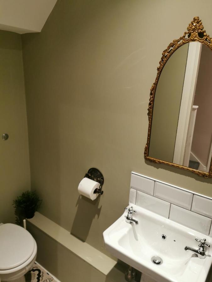 6 Dbl Bed, Central Huddersfield House Inc Parking المظهر الخارجي الصورة